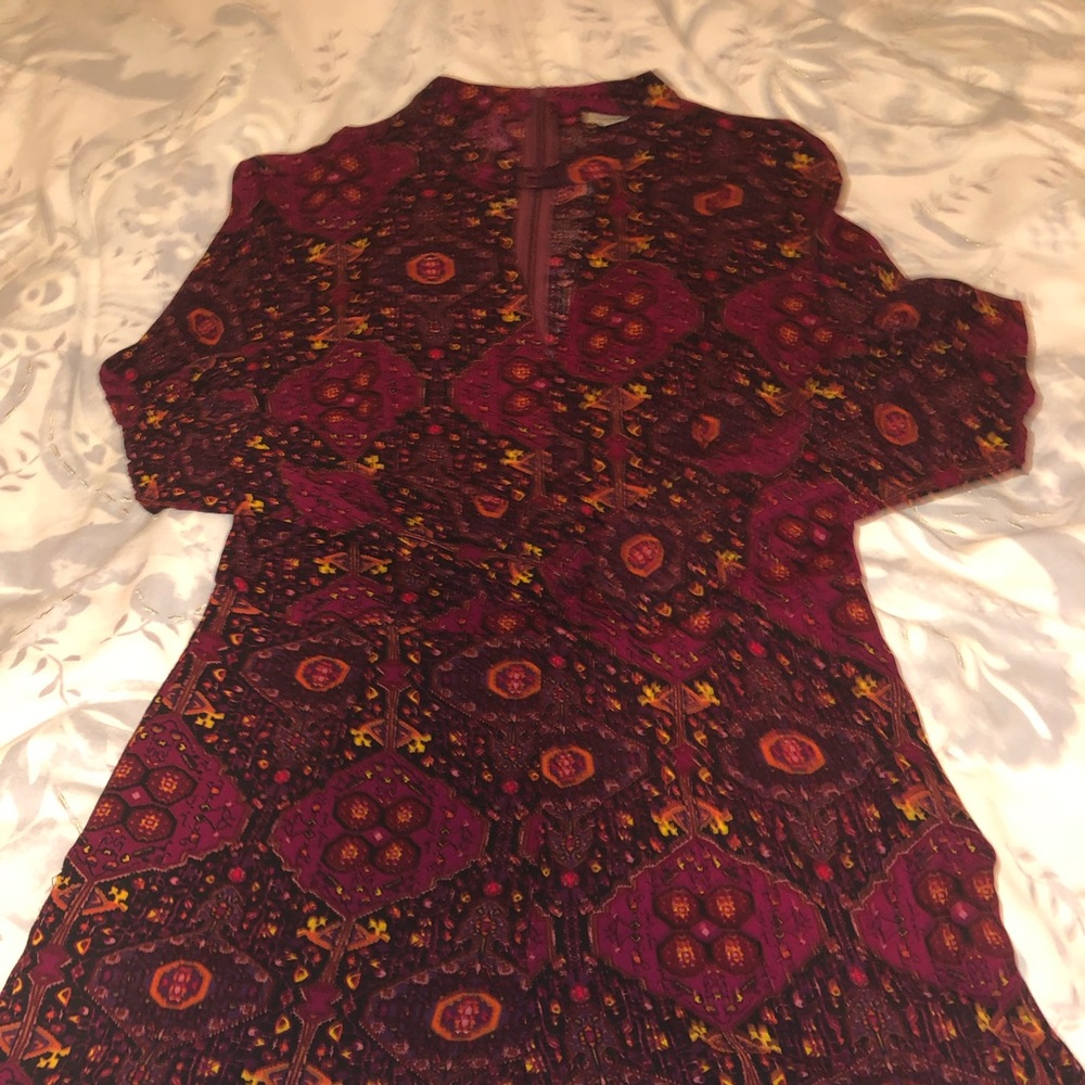 Amazing summer romper with cute v neck cute out💜